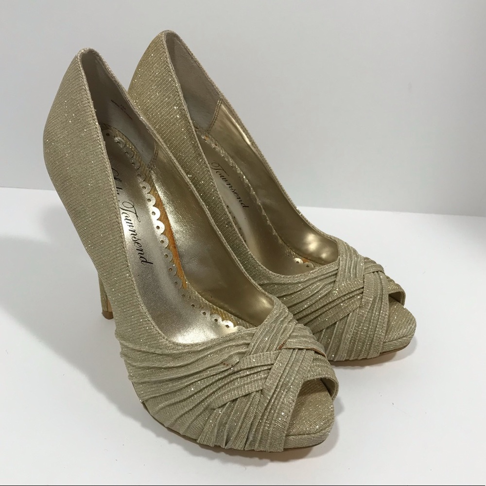 Lulu Townsend Gold Pumps